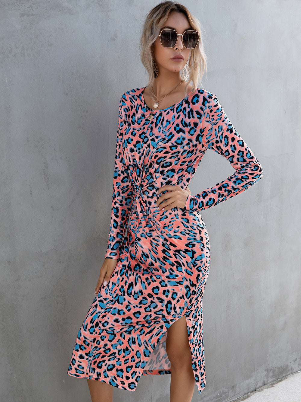 Stilla | Twisted Slit Langærmet Kjole