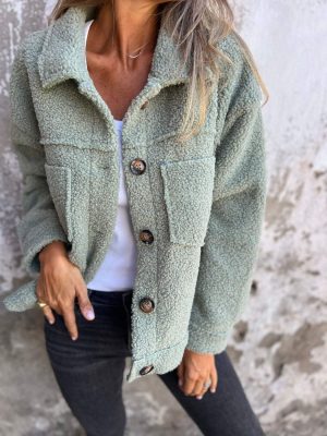 Stilla | Størrelse Fuzzy Button Up Drop Shoulder Jakke