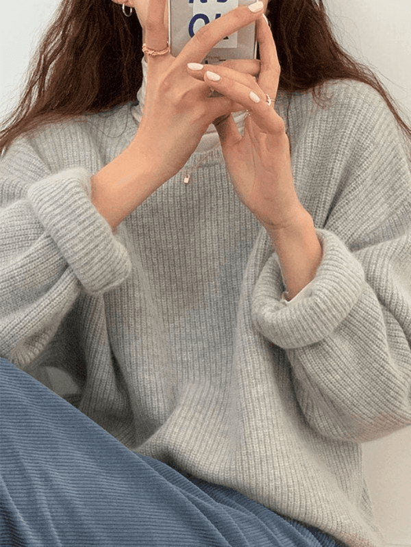 Stilla | Dame sweater I Minimalistisk Stil Med Voluminøs Krave