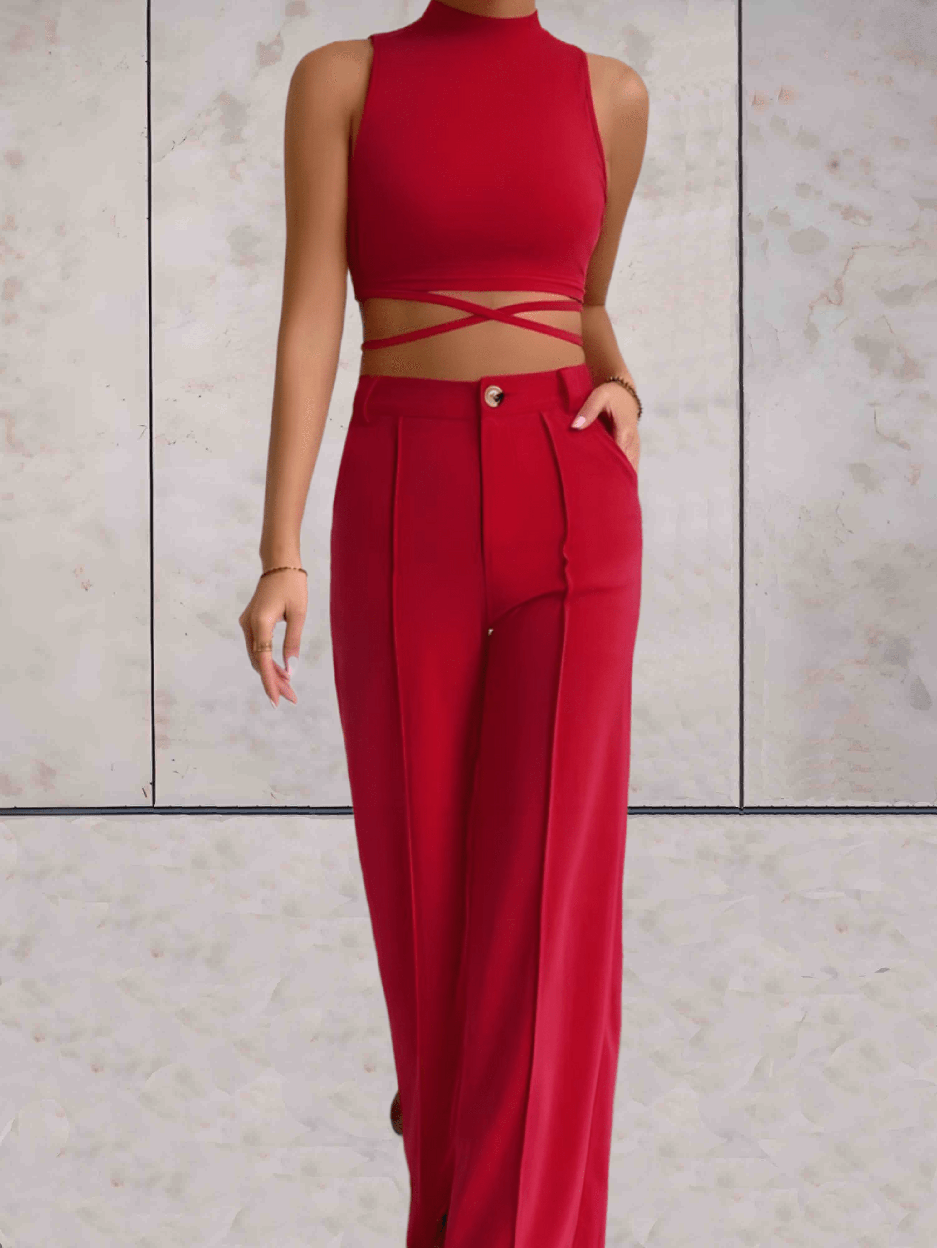 Stilla | Sæt Crop Til Toppen Med Krydsdetaljer & Højtaljede Vide Bukser Elegante Look