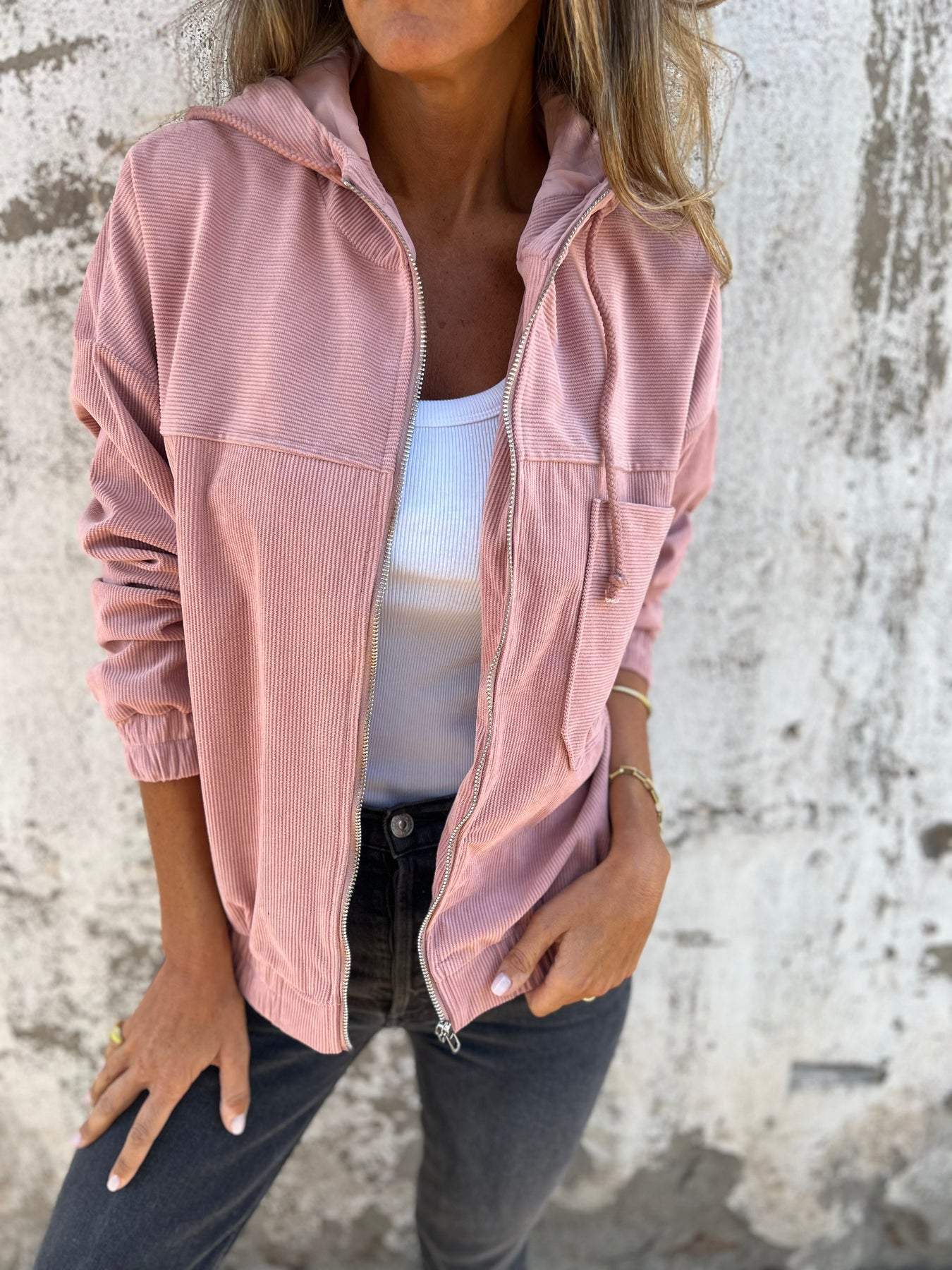 stilla-casual-jakke-med-huva-och-dragkedja_2.jpg Stilla | Casual jakke med huva och dragkedja Udsalg