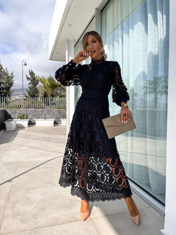 Stilla | i Elegant Kjole