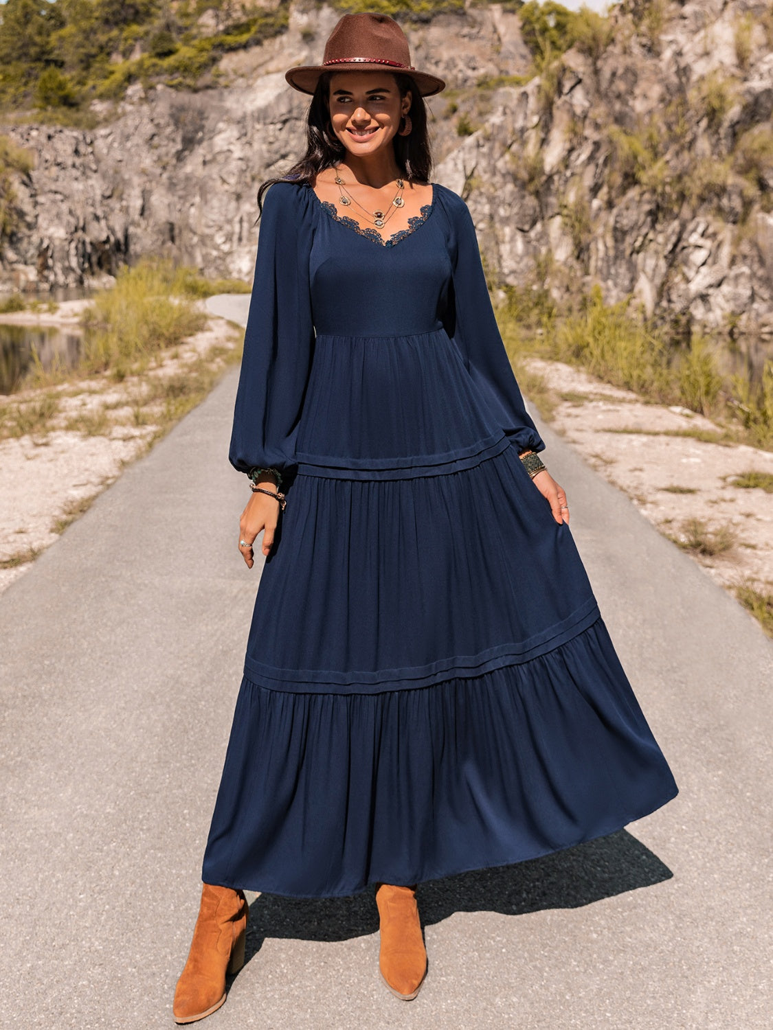 Stilla | Ærmelace Trim Maxi Kjole Levere