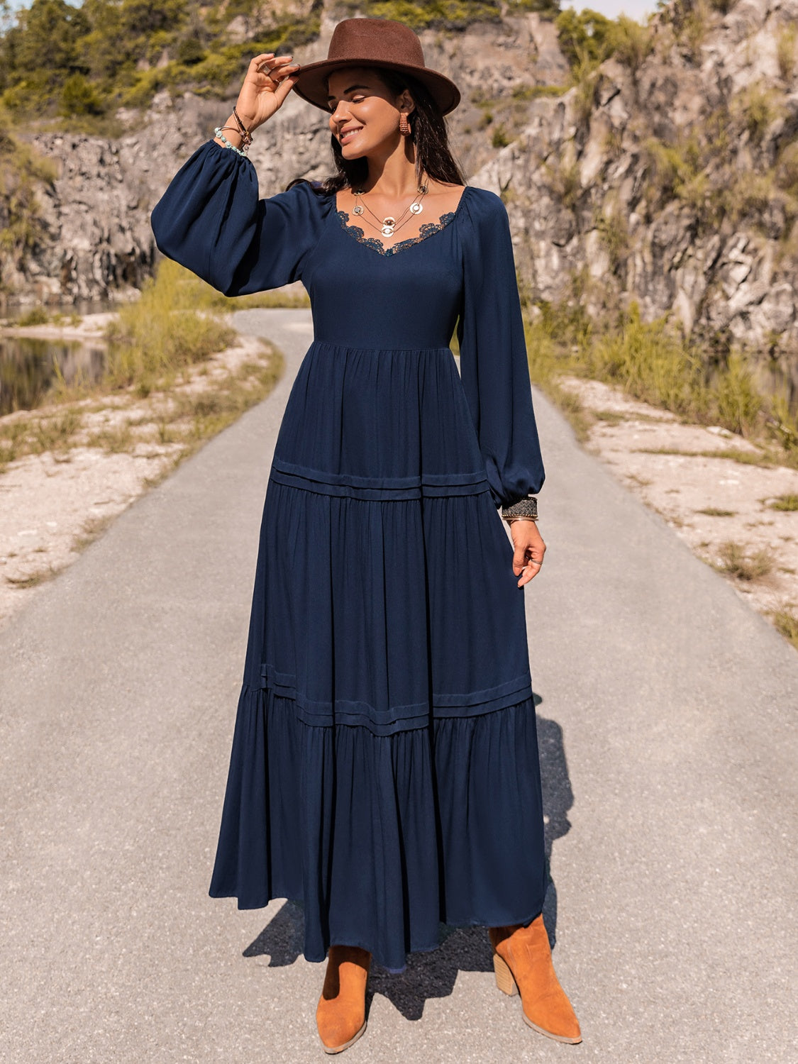 Stilla | Ærmelace Trim Maxi Kjole Levere