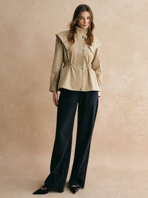 Stilla | Kort Trenchcoat Med Justerbar Talje Til Damer