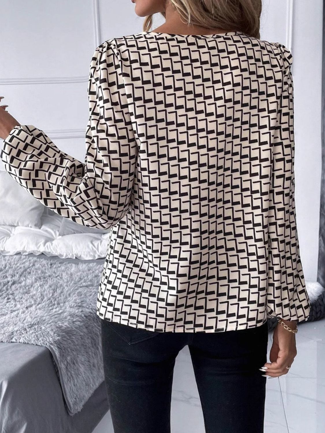 Stilla | Cutout Trykt Langærmet Bluse