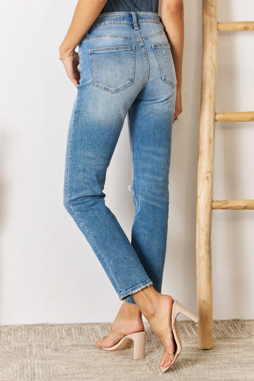 Stilla | High Rise Distressed Slim Straight Jeans