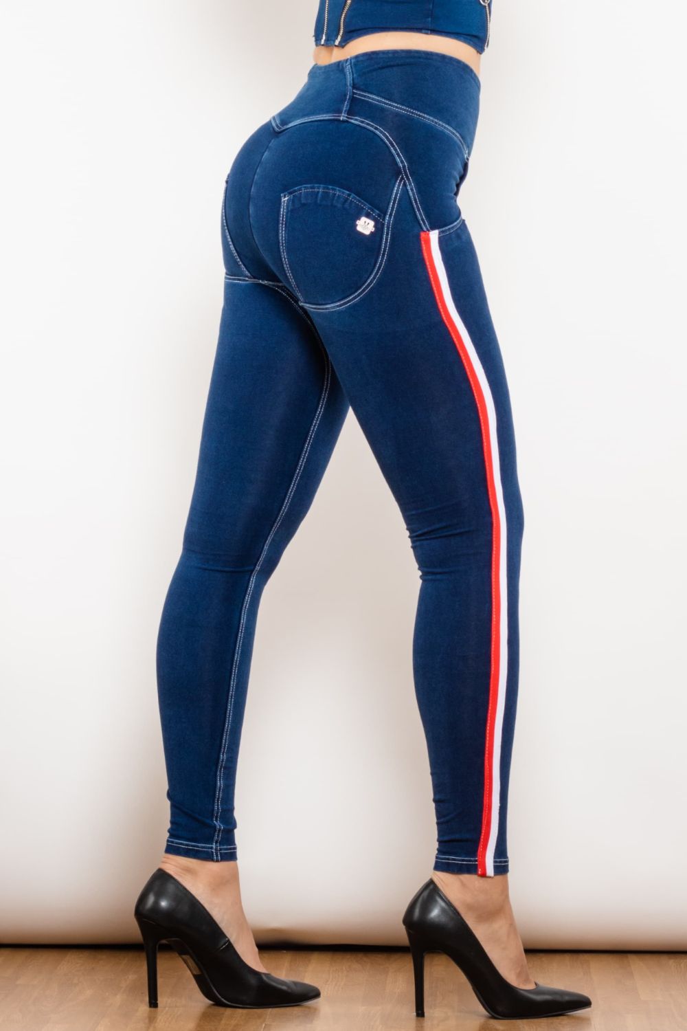 Stilla | Stribet Knap Høj Talje Skinny Jeans