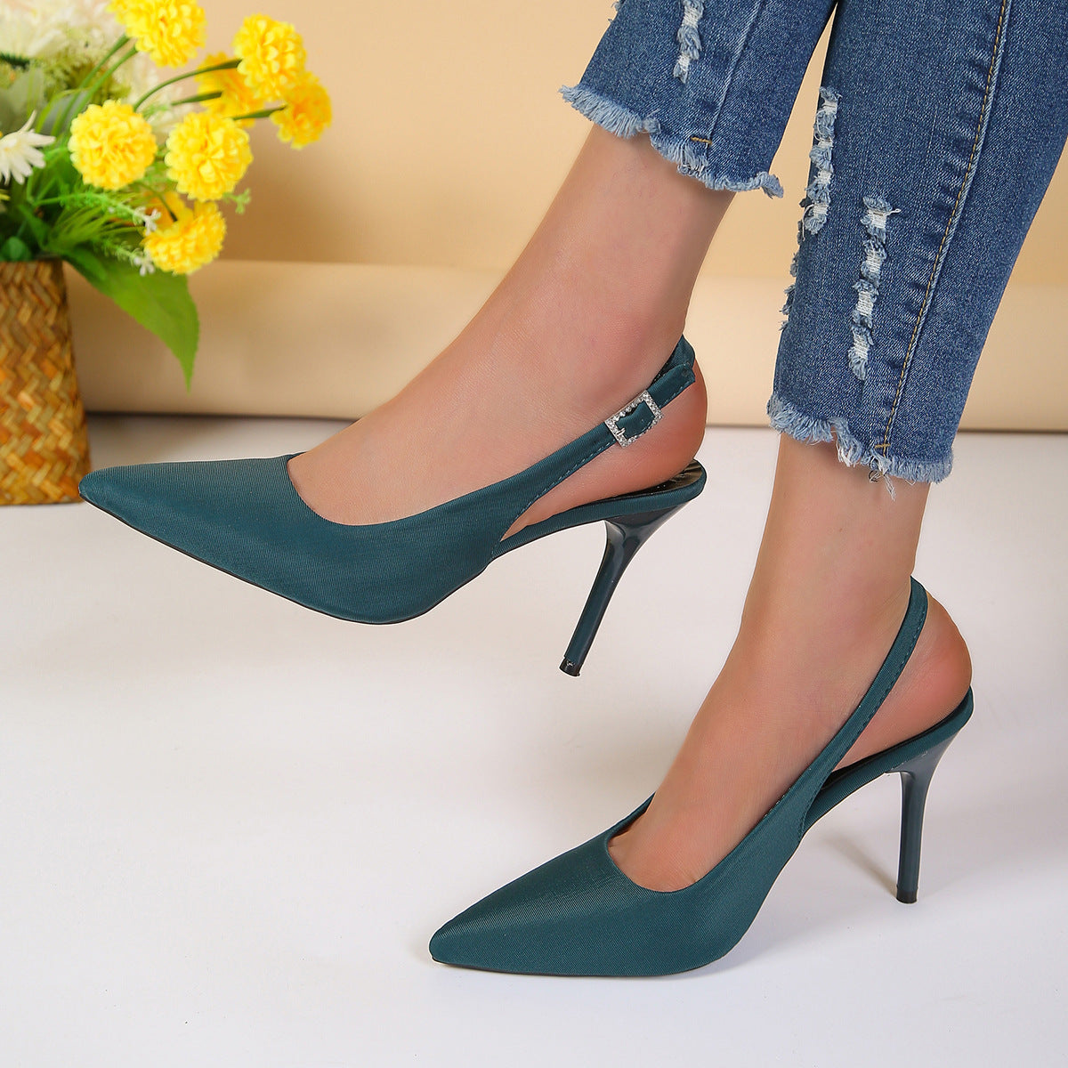 Stilla | Spidse Sandaler Med Spænde Og Stiletto Hæle Til Sommeren