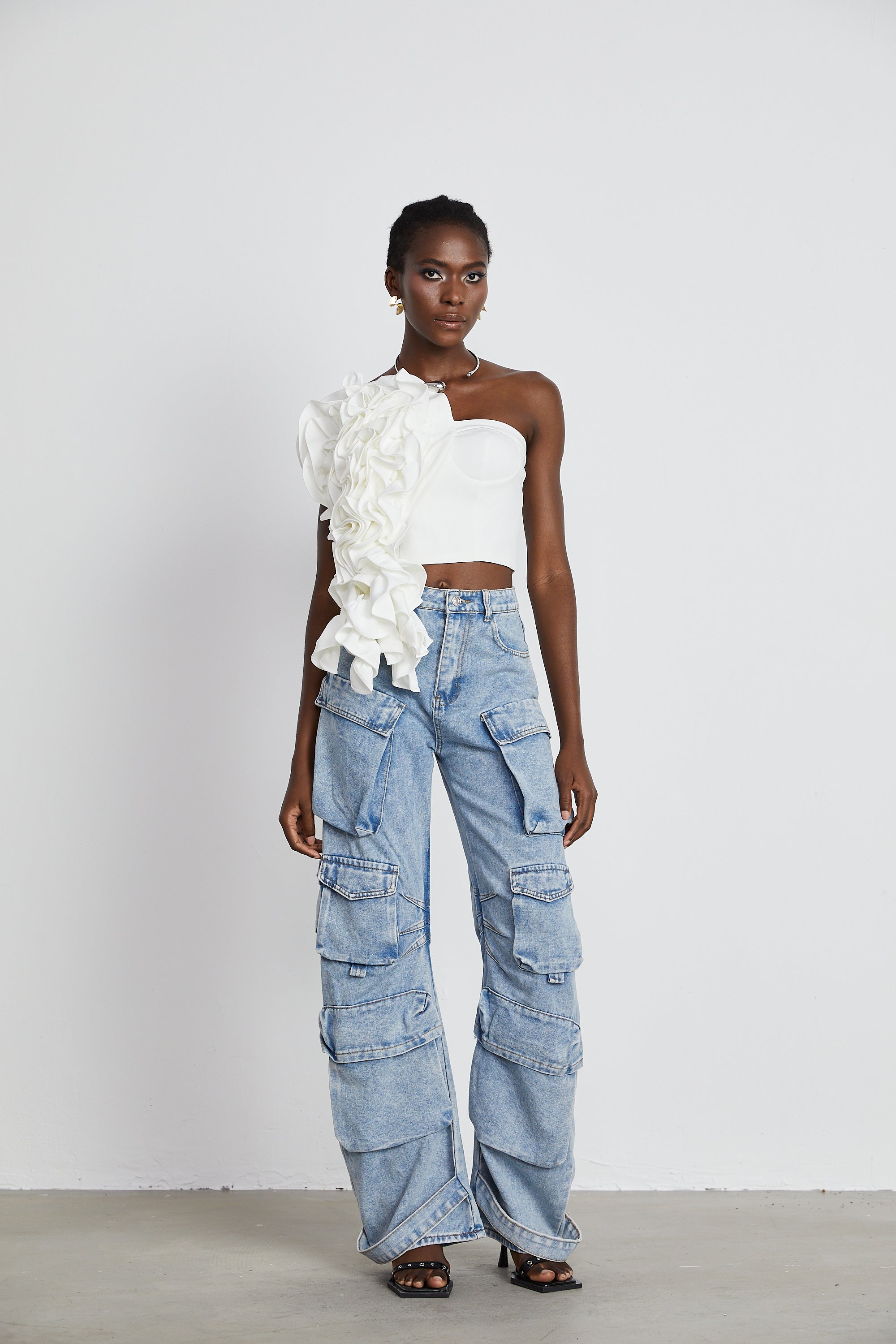 Stilla | Hvid Blomst Applikation Top