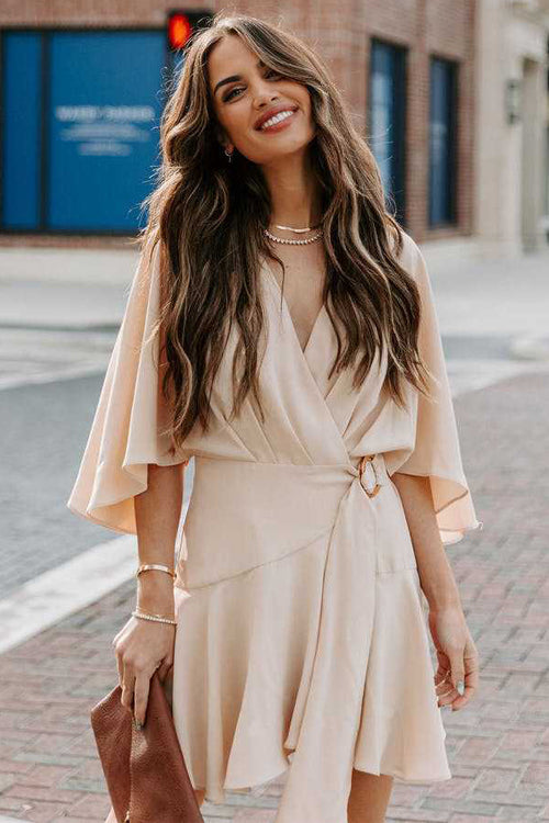 Stilla | Feminine Love Cape Kortærmet Wrap Mini Kjole
