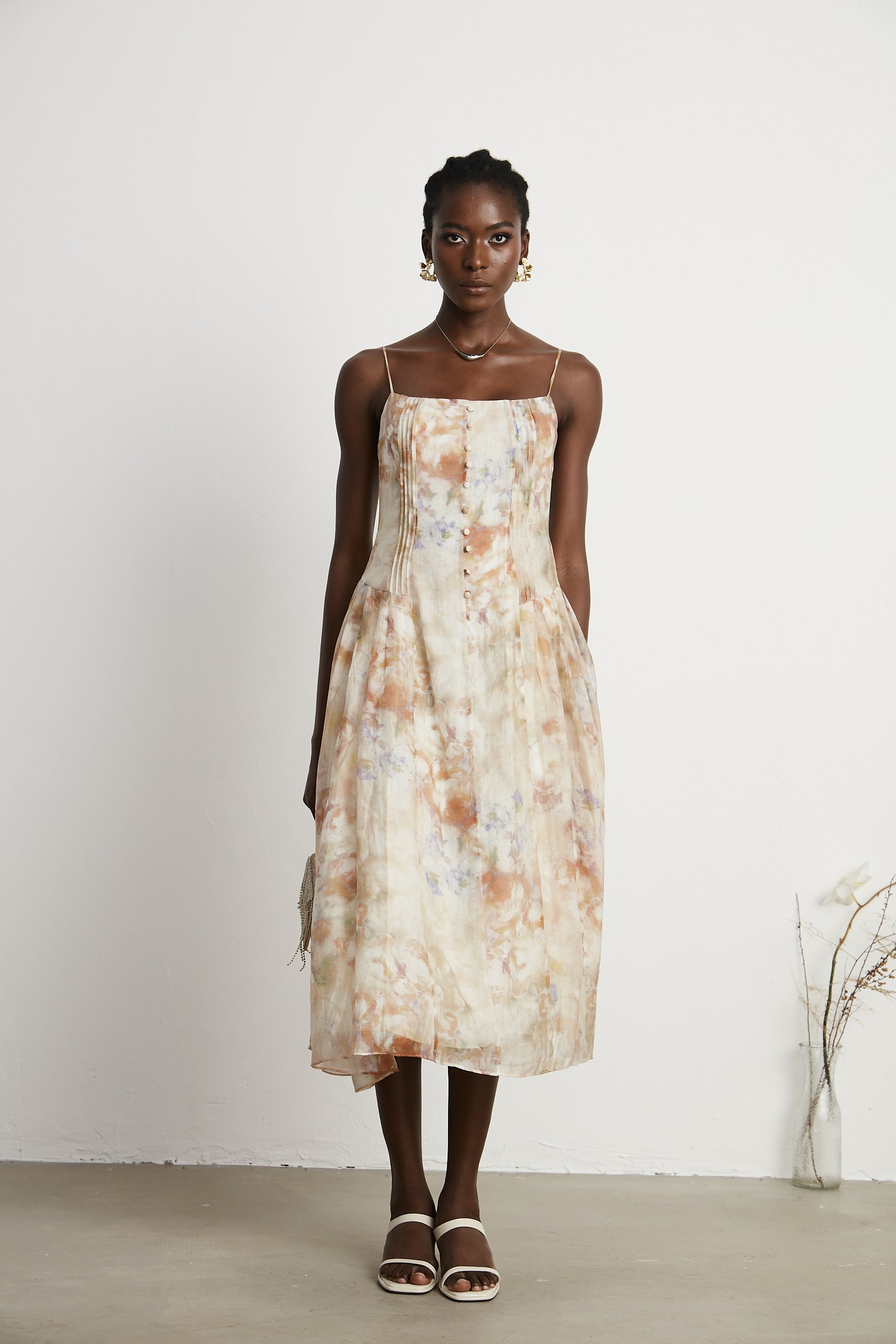 Stilla | Blomster Print Midi Kjole Mode