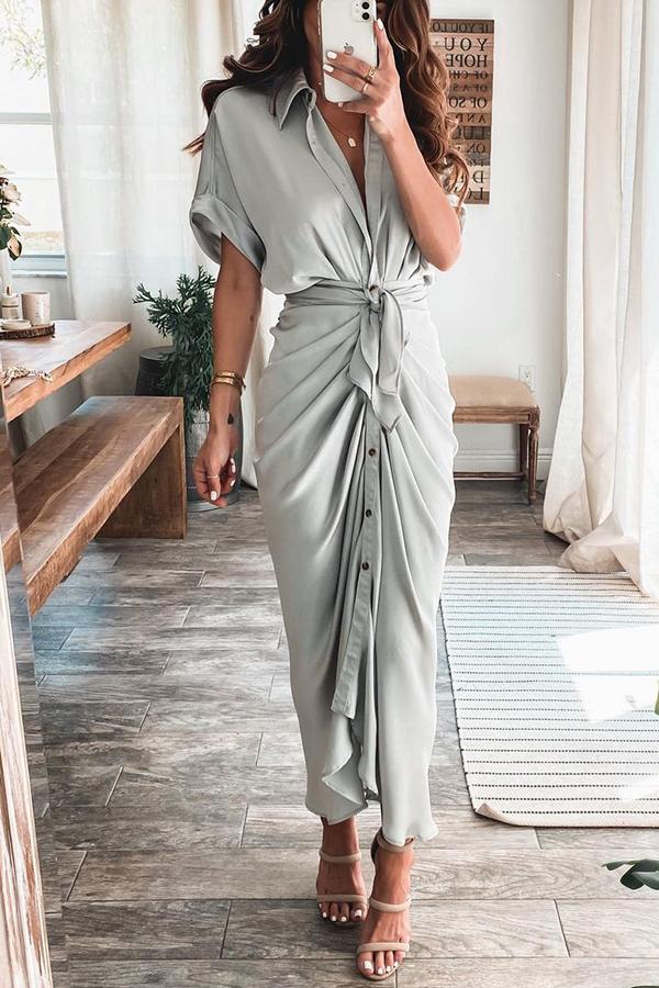 Stilla | Satin Kjole med Knapper og Voile