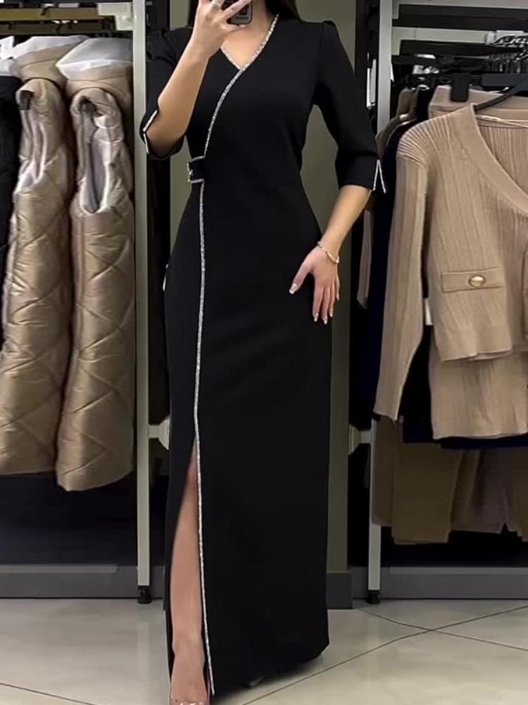 Stilla | Lang Sort Kjole Med Frynser Detaljer Og Elegant Broche Online